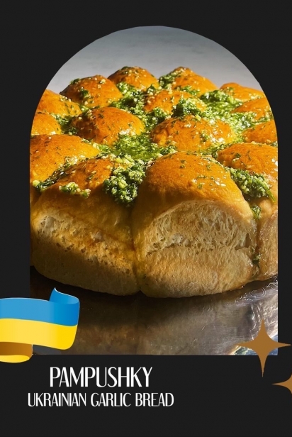 Pampushky – Ukrainian garlic bread 