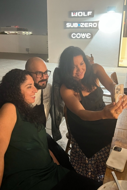 Participants snap selfies with chef Alex Diaz