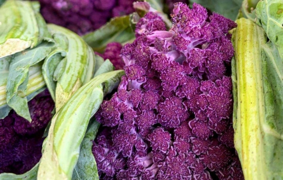 Purple cauliflower at the farmers market
