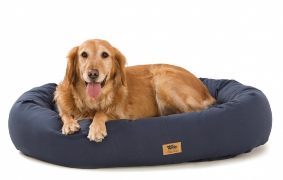 Pet bed made from plastic bottles