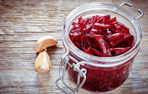 Quick pickled beets