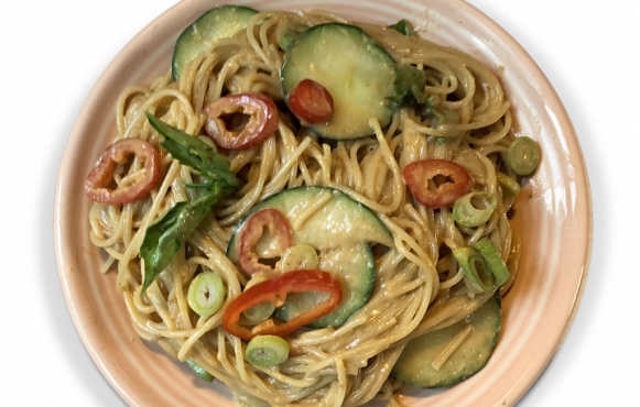 Spicy Cold Noodles  with Peanut Sauce 