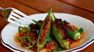 Roasted Okra with Coconut Stuffing in Tomato Curry Leaf Sauce