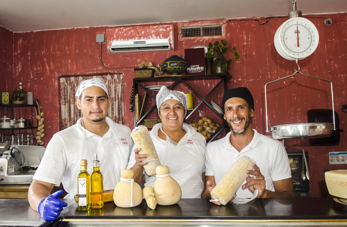 The team: David Herrera, Vilma Sevilla and Bruno Ponce.